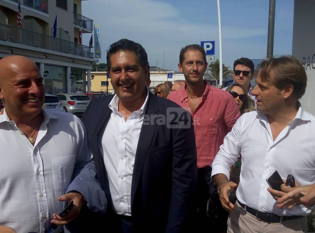 Incontro con il Presidente Toti ai bagni Oneglio a Imperia