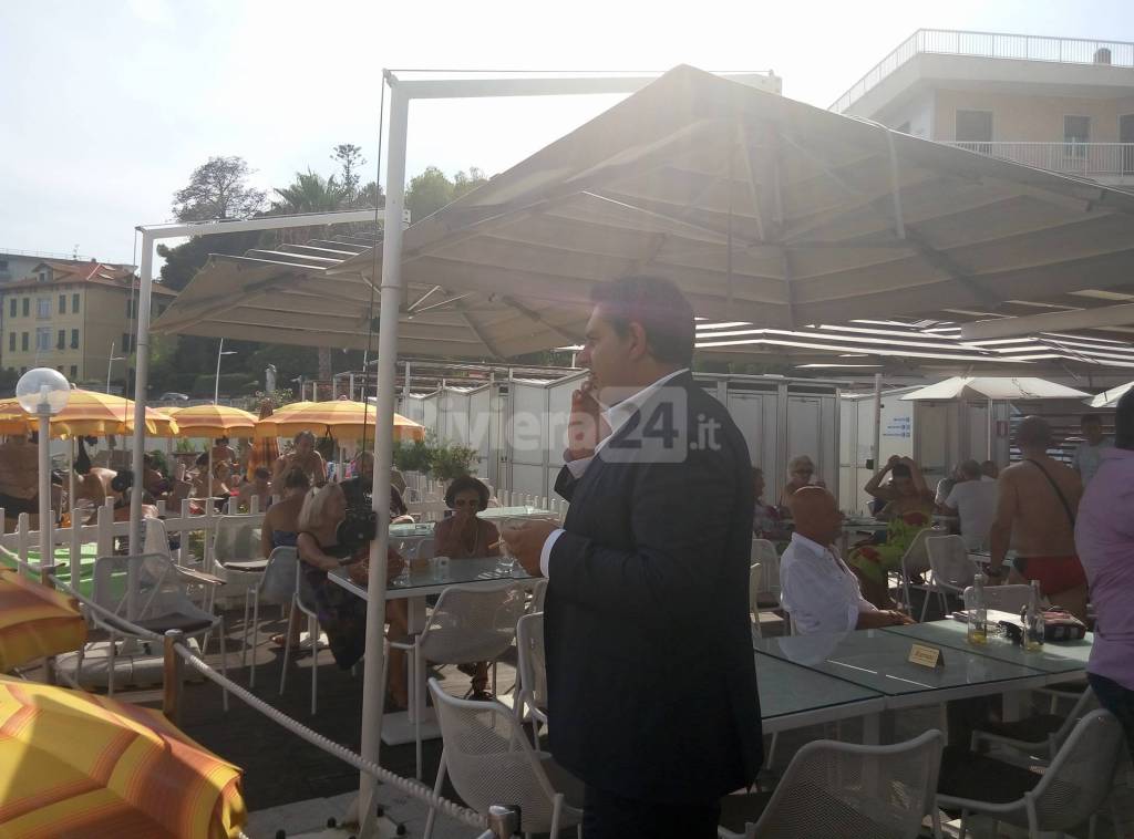 Incontro con il Presidente Toti ai bagni Oneglio a Imperia