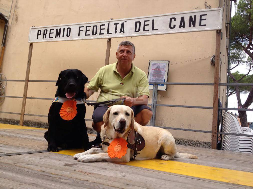 &#8220;Penelope&#8221; e &#8220;Spritz&#8221;, i cani guida di Vittorino Biglia premiati a San Rocco di Camogli