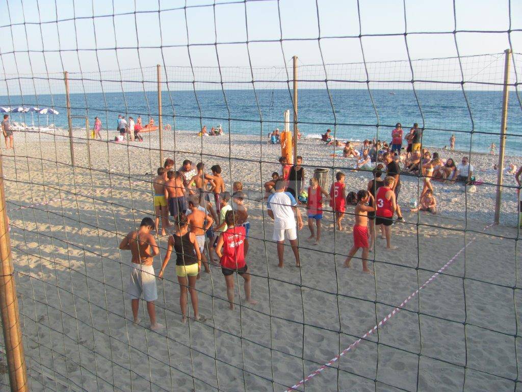 Grande partecipazione al torneo di beach-handball organizzato dall’ABC Bordighera e DisegualStar