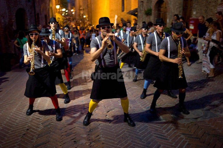 Ancora street music e tanto divertimento, con “Arma in Marching Band”