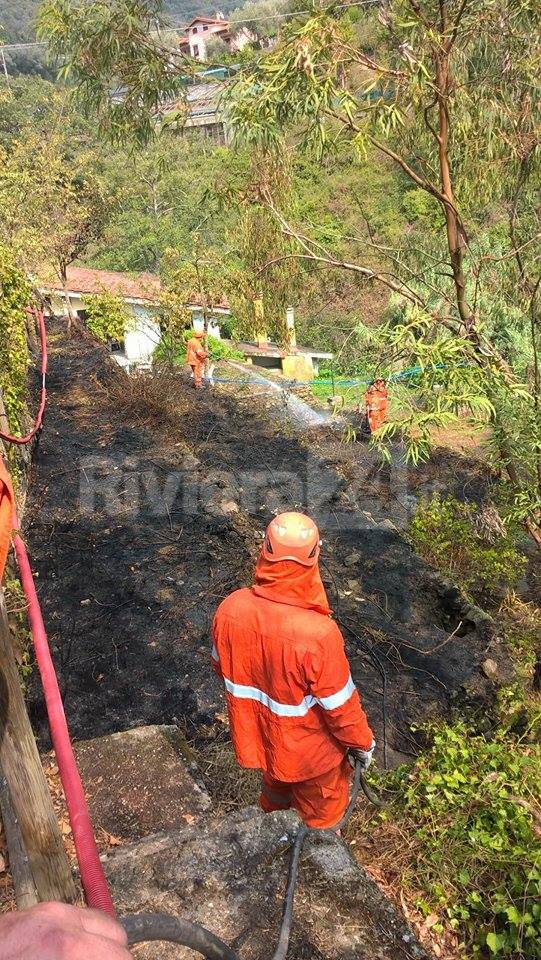 Perinaldo, incendio in località Massabò