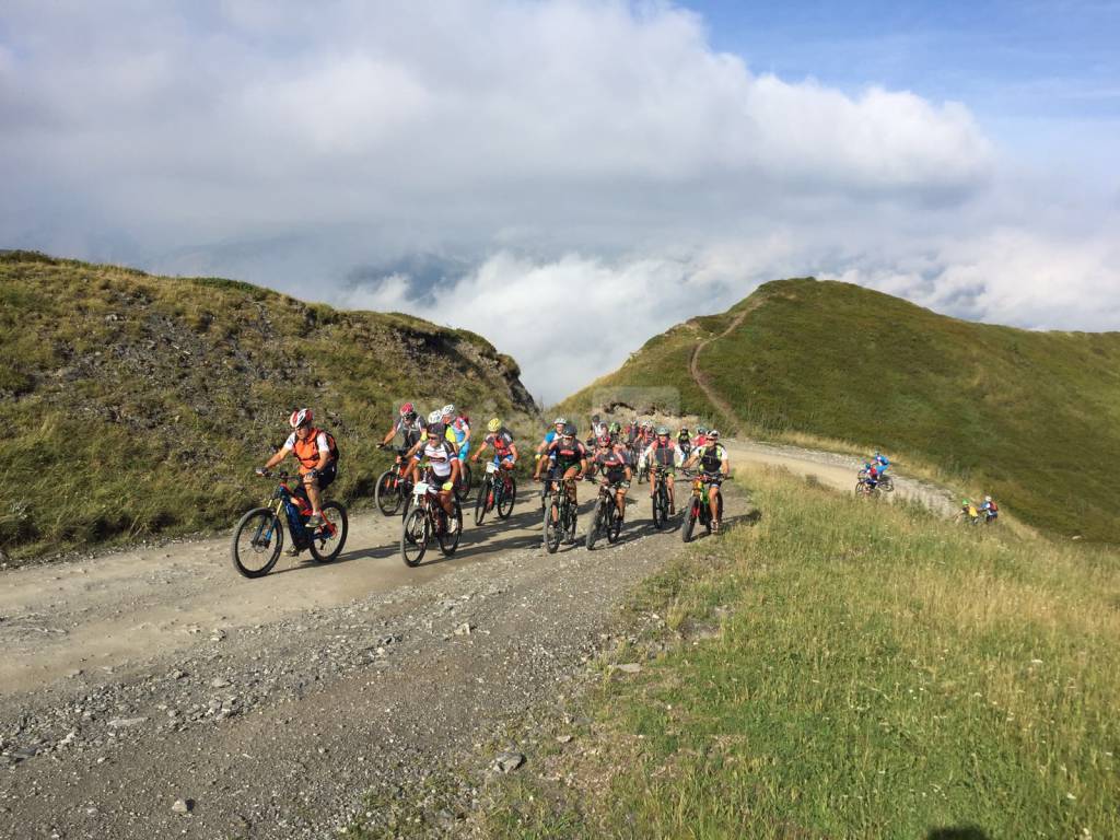 La Via del Sale in MTB, partiti da Limone circa un centinaio di ciclisti