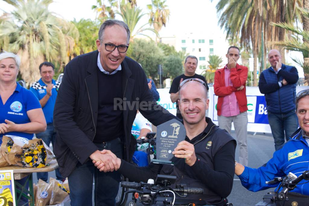 Il Campione di handbike Vittorio Podestà all'evento organizzato dalla polisportiva Integrabili