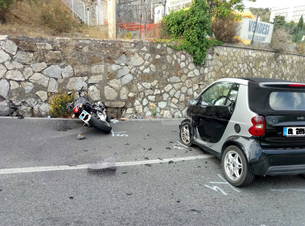 Scontro auto – moto sul Capo Berta, ferito un centauro e lunghe code tra Diano e Oneglia