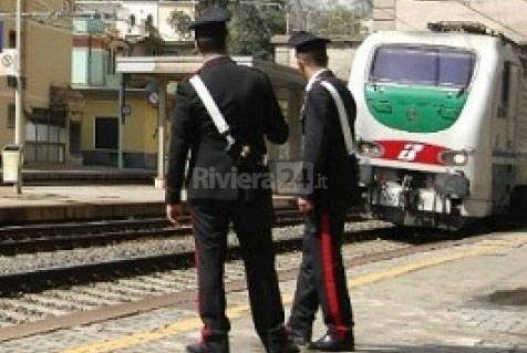 riviera24 - Carabinieri in stazione