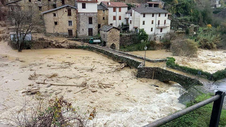 #allertarossa, le immagini da Pieve di Teco