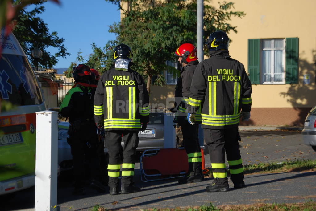 Borghetto San Nicolò, auto tampona uno scooter: una 48enne gravemente ferita