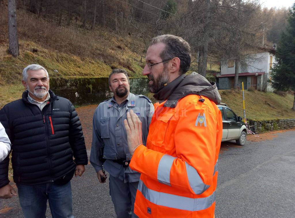 Viaggio nel paese fantasma di Monesino dove la paleofrana ha inghiottito le case