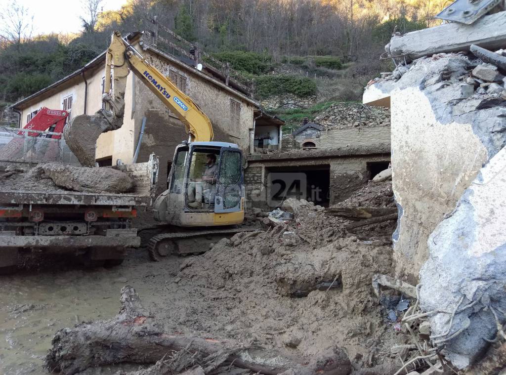 “Noi ostaggio della frana di Rezzo, impossibilitati ad andare al lavoro”