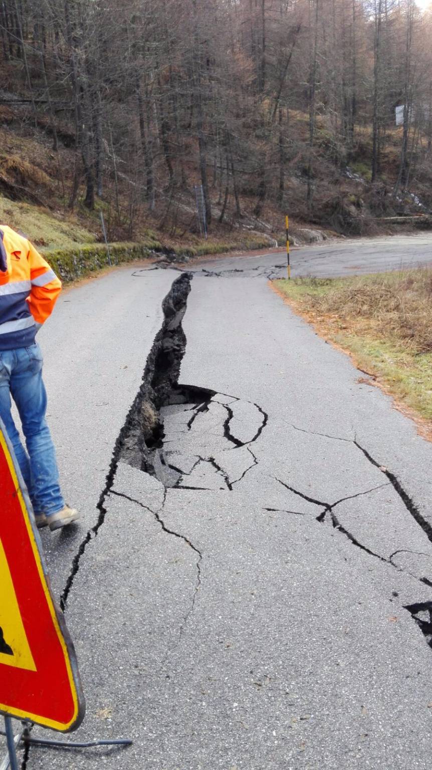 Situazione critica nell’entroterra, evacuata Monesi per pericolo frane