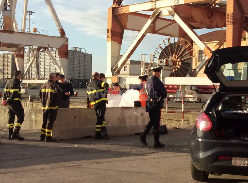 Cadavere ripescato nel porto di Imperia Oneglia