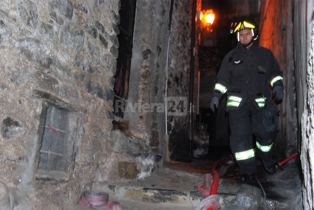 Esplode bombola in casa a Pigna