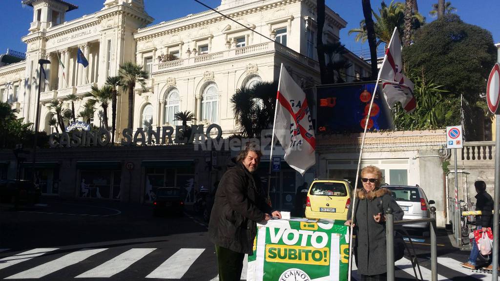 Lega Nord. Raccolta firme nazionale per andare al voto subito