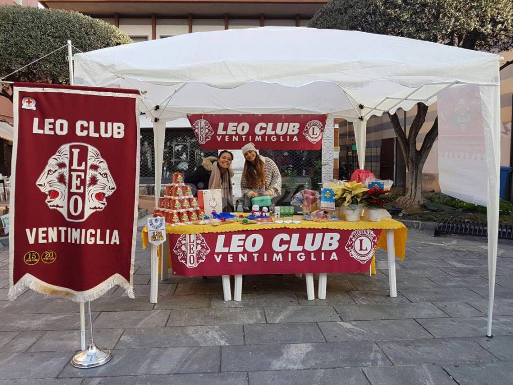 Riviera24 - Leo Club Ventimiglia pandorini natale 2016