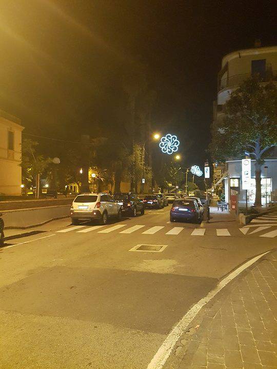 Taggia, installate le luminarie natalizie