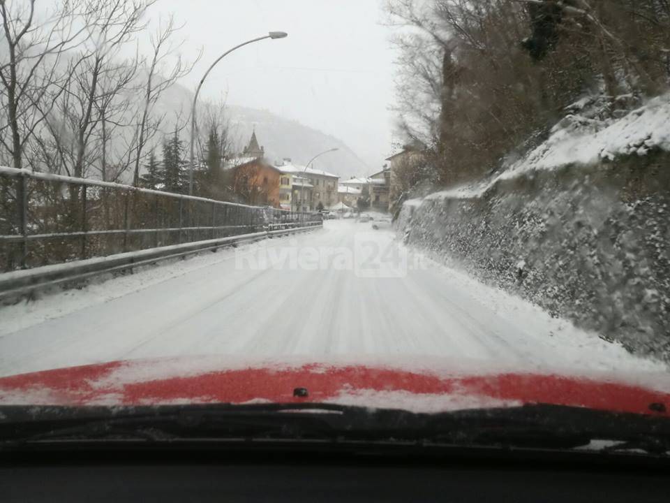 Tra le macerie di Arquata del Tronto, i vigili del fuoco di Imperia a "caccia" di case "sopravvissute" al terremoto