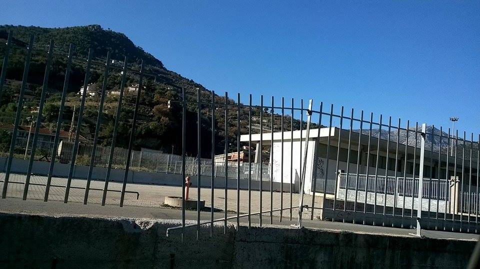 Ventimiglia, consigliere Ballestra: “Migranti scavalcano reti e saltano in mezzo alla strada: necessario intervenire”