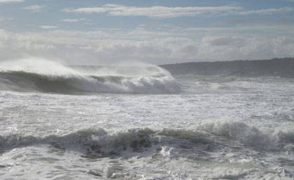 Venti fino a 70 km/h e mare molto mosso: attese mareggiate sulle coste del ponente ligure