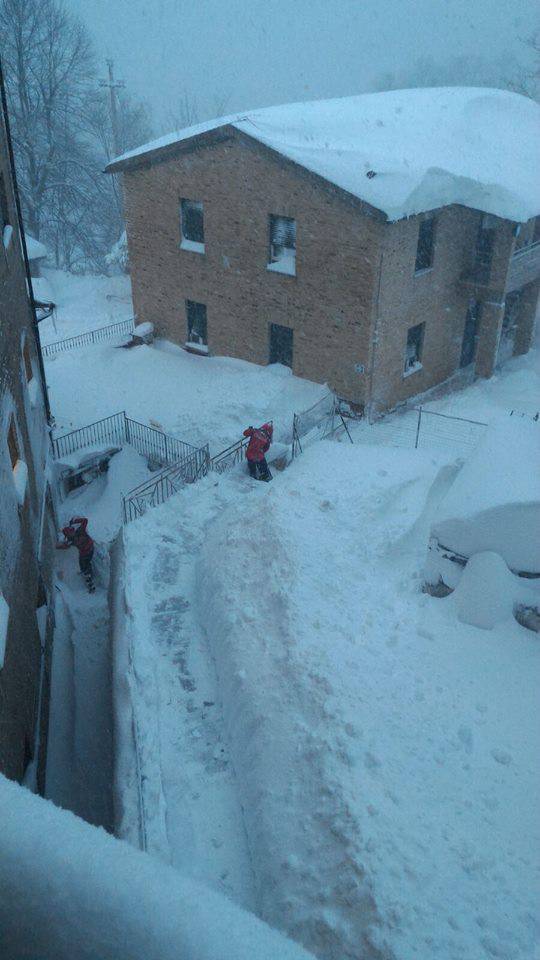 Terremoto: Montemonaco sommersa dalla neve, la scossa arriva anche a Diano Marina