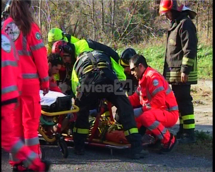 Grave incidente stradale a Prelà: motociclista ferito soccorso da “Drago”