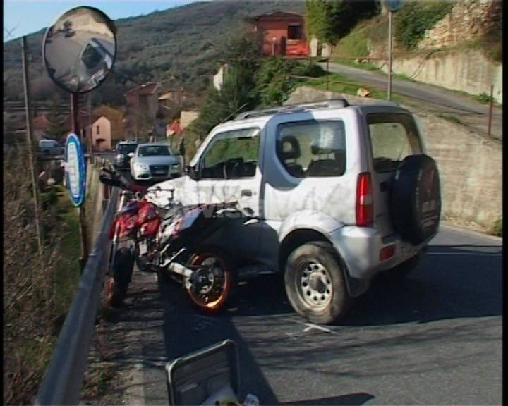 Prelà, grave incidente stradale, ferito giovane motociclista