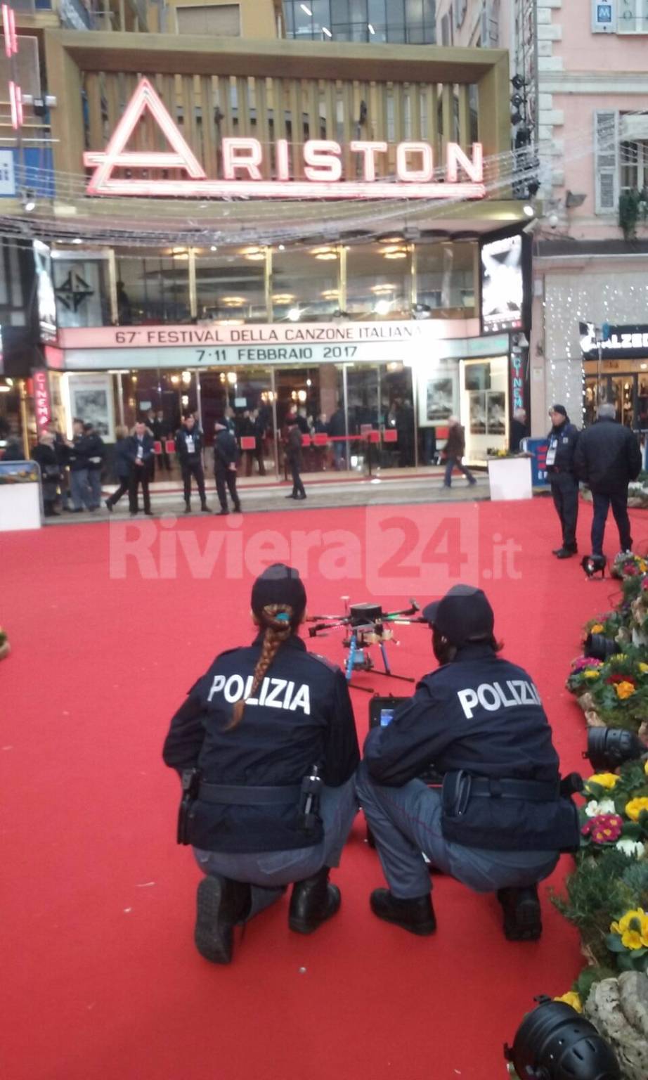 #sanremo2017, anche il drone della Polizia sfila sul red carpet: primo utilizzo in Italia per controllo ordine pubblico