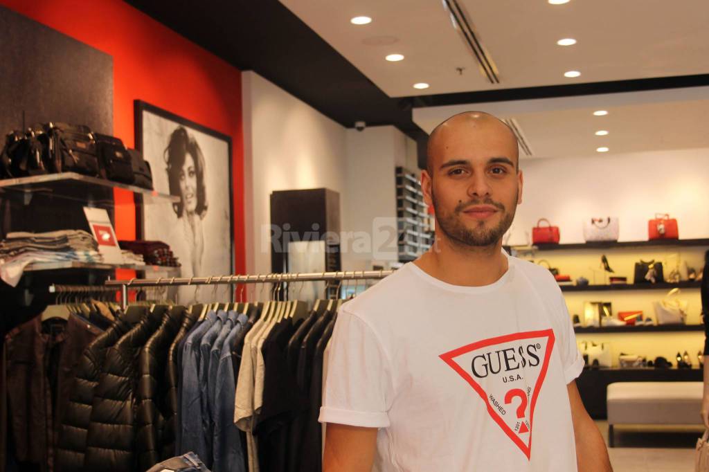 Riviera24 - #shoppingexperience, collezione Guess uomo, Molo 8.44