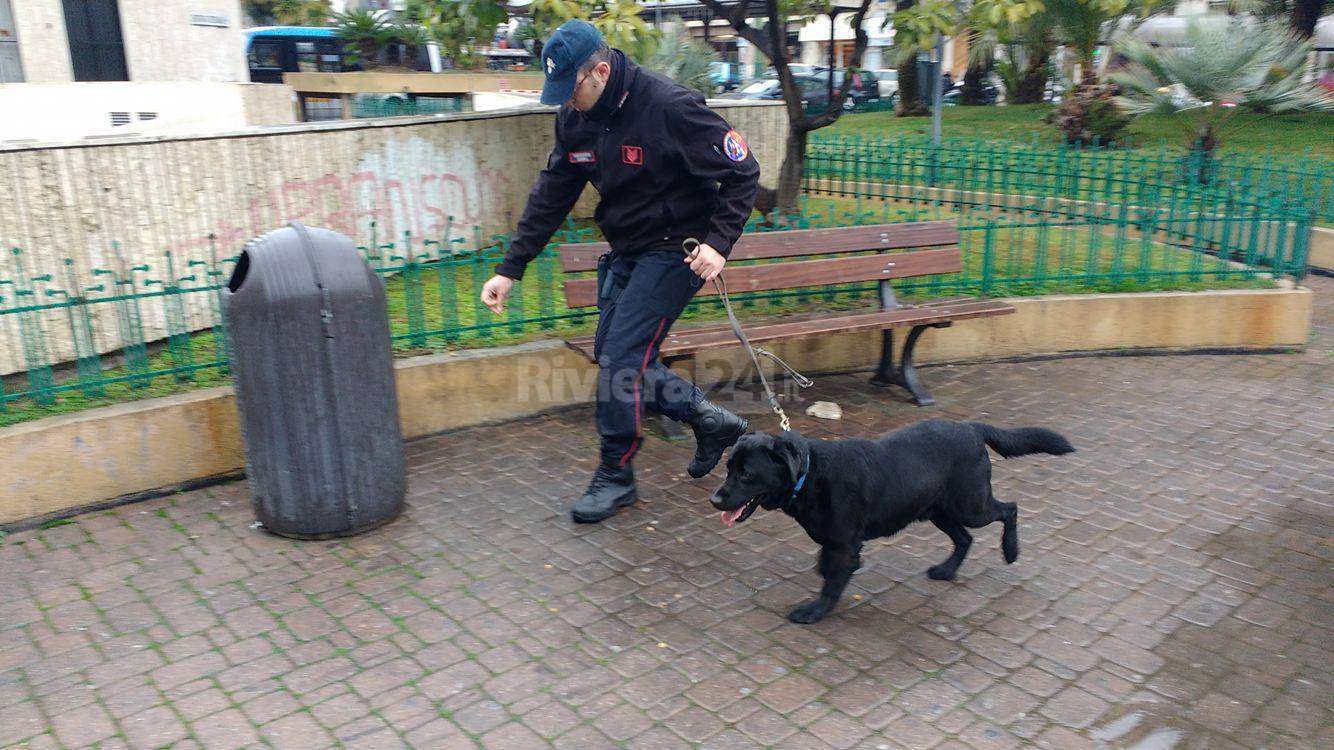 Sanremo, controlli dei carabinieri e di un militare speciale: Athos