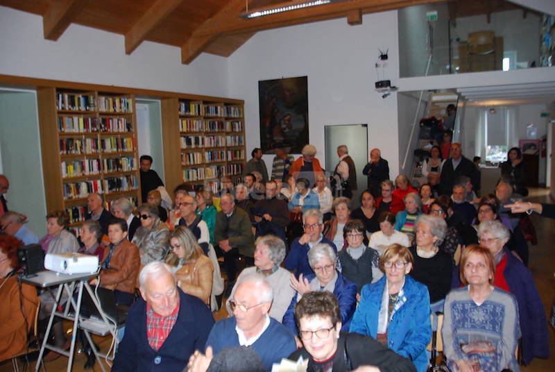 Ventimiglia, biblioteca Aprosiana gremita per la conferenza delle senatrici Albano e Puppato