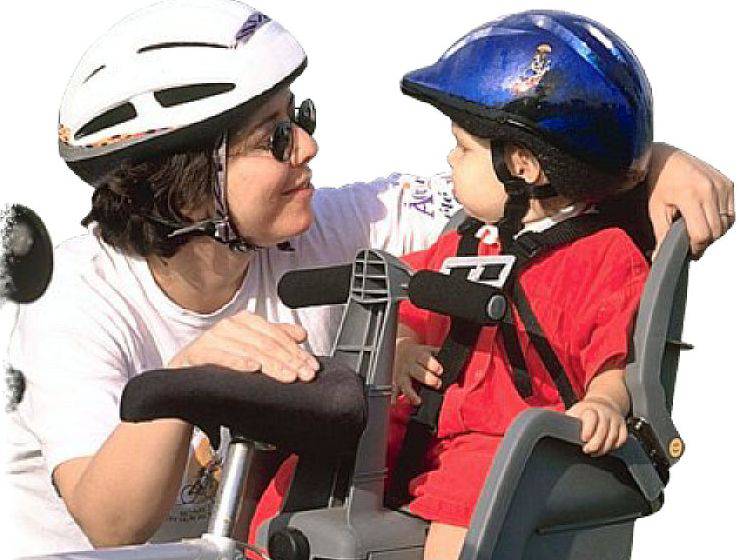 Dal 22 marzo in Francia casco obbligatorio anche in bicicletta