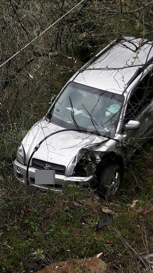 Auto finisce fuori strada tra Carpasio e Montalto Ligure, 43enne precipita in una fascia