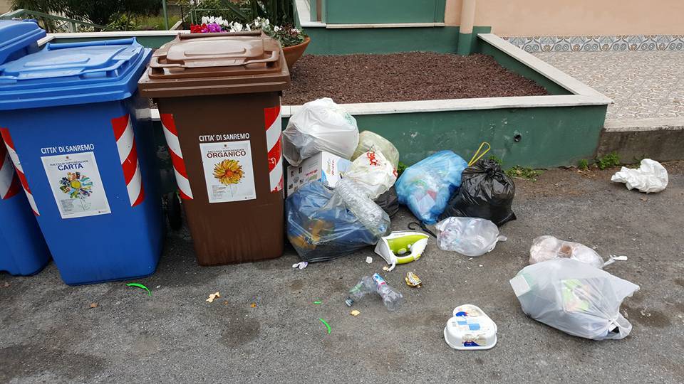 Sanremo, spazzatura (Foto di Edilio Grappiolo)