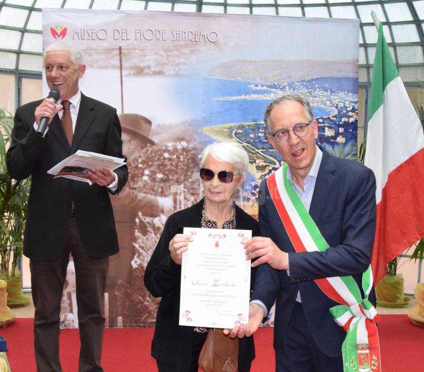 riviera24 - Sanremo, premiati i veterani della floricoltura. Al top Ida Brizio