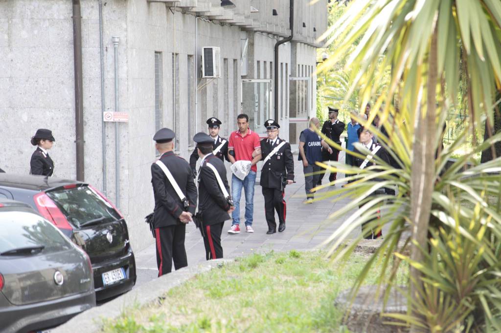 Operazione &#8220;Porta a porta&#8221; dei carabinieri. I primi arresti all&#8217;alba