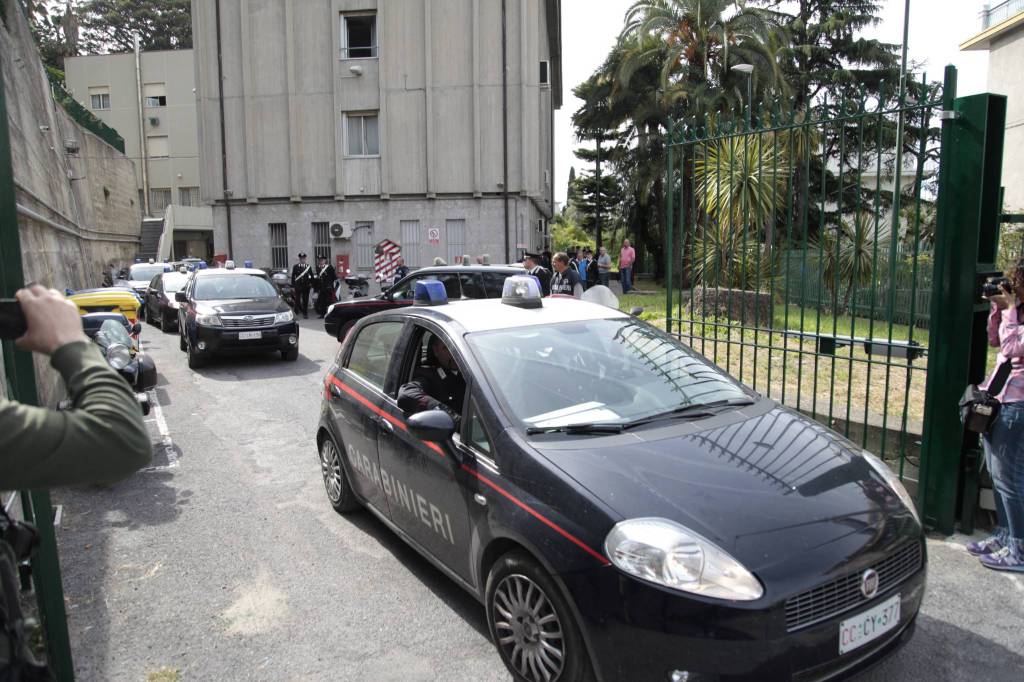 Operazione &#8220;Porta a porta&#8221; dei carabinieri. I primi arresti all&#8217;alba