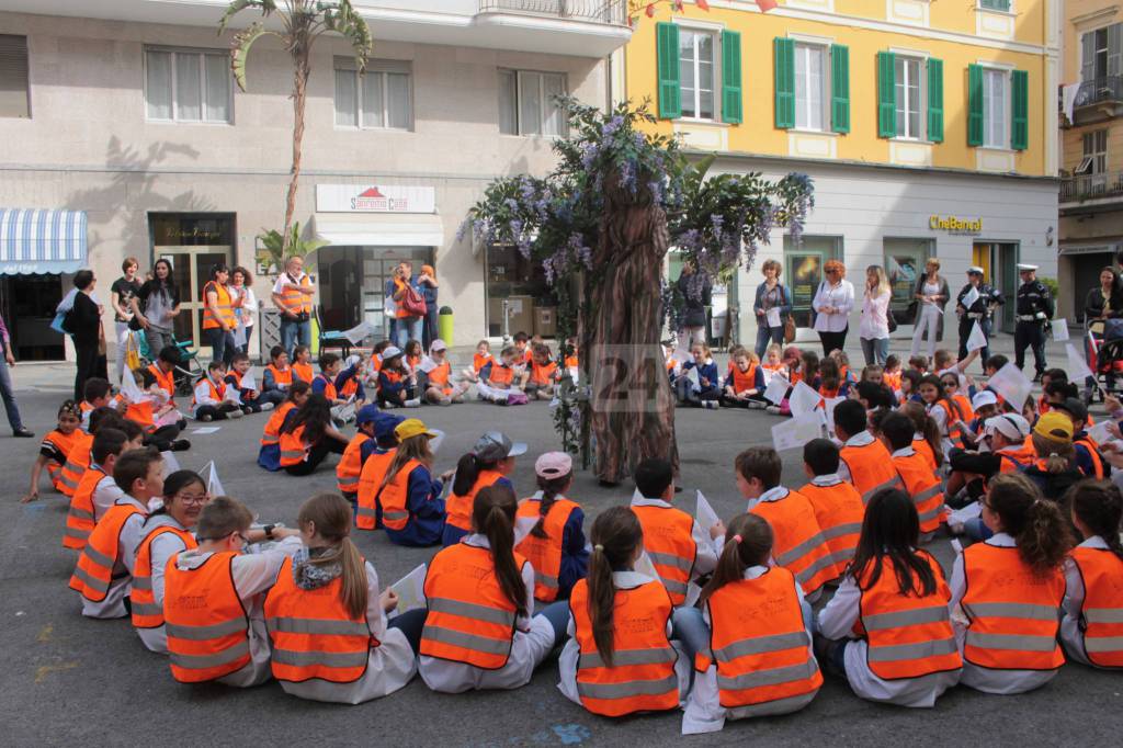 Alberi e sfilata per i bambini del Pedibus a Sanremo, Nocita “L’iniziativa contribuisce alla salute”