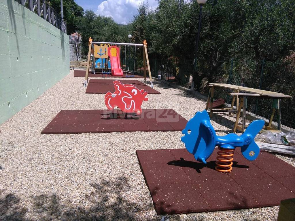 Parco per bambini a Borghetto San Nicolò, le foto