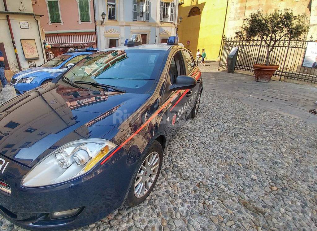 riviera24 - polizia carabinieri piazza san siro sanremo