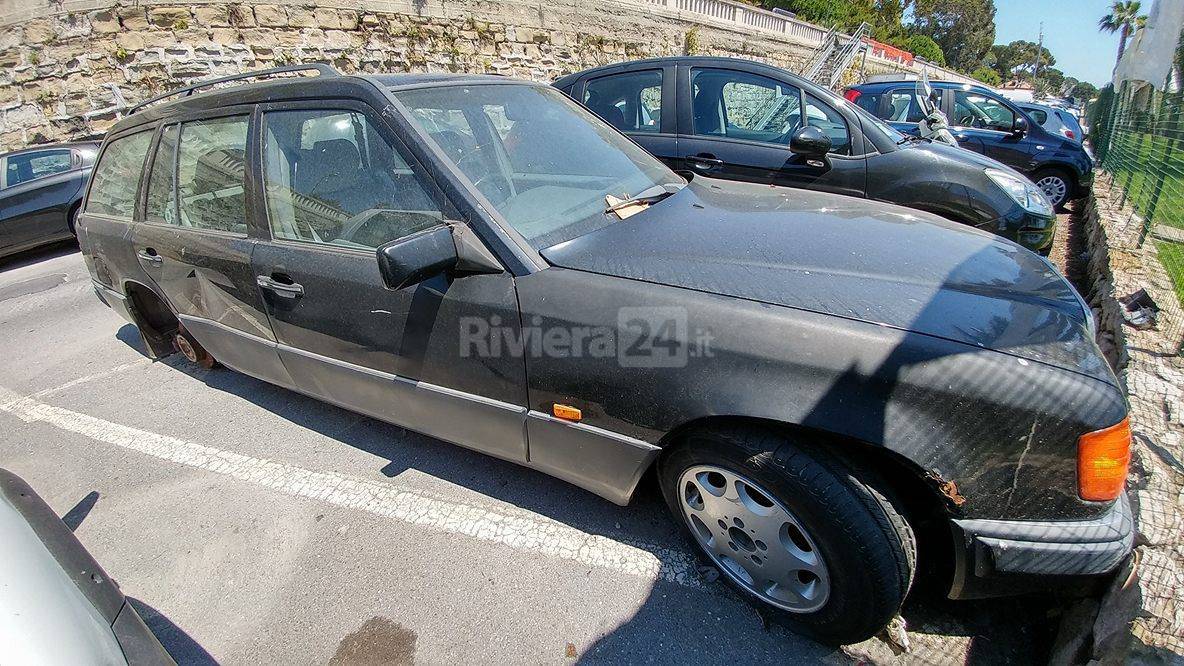 riviera24 - Sanremo auto abbandonate 