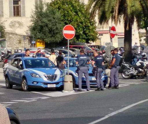 Sanremo, caccia ai responsabili della sassaiola nella Pigna. La polizia arresta 3 stranieri irregolari, verranno espulsi