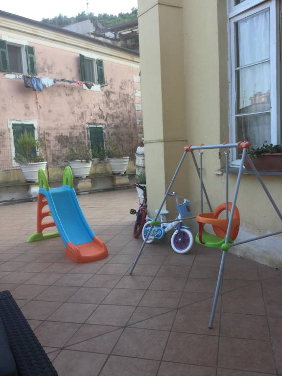 Lo Zonta Club Sanremo consegna al Centro Aiuto alla Vita giocattoli e mobili da giardino