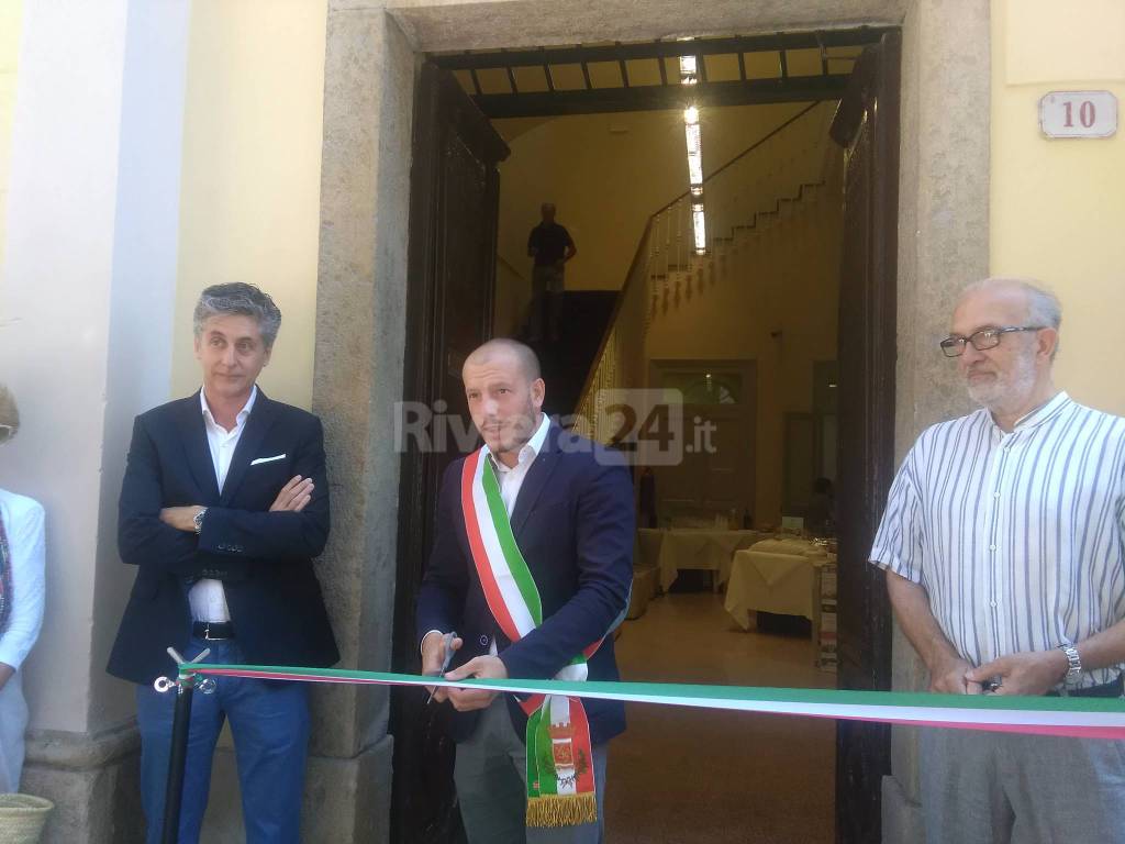 Taglio del nastro alla Biblioteca Aprosiana nel centro storico di Ventimiglia