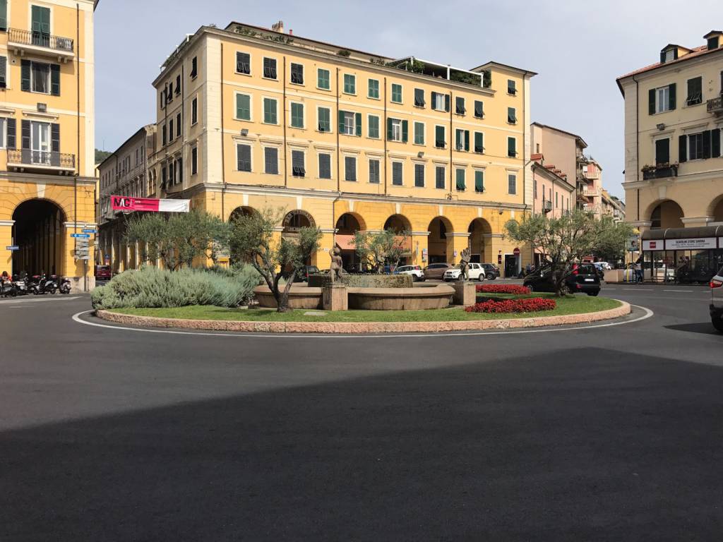 La siccità non dà tregua, Imperia chiude la fontana di piazza Dante