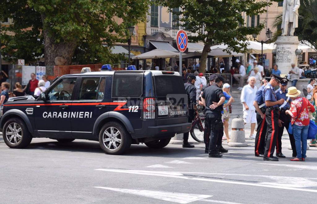 riviera24 - sanremo carabinieri mercato settimanale