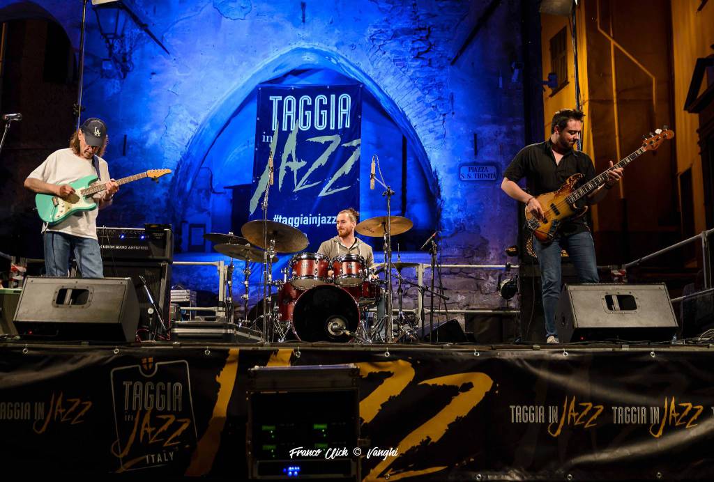 Grande emozione con Scott Henderson per l’ultimo concerto di “Taggia in Jazz”