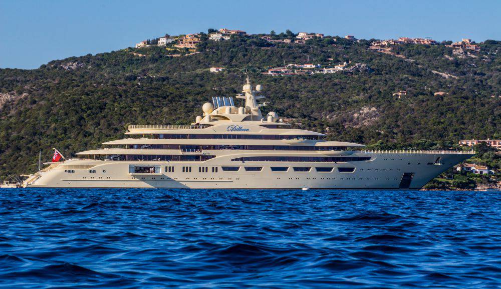 Lo yacht più grande del mondo getta l’ancora in Costa Azzurra: è il Dilbar, lungo 156 m. e costa 650 milioni di euro