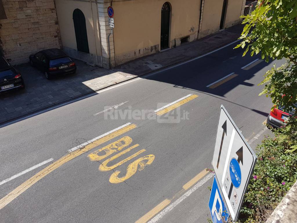 Via la corsia dei bus in viale Matteotti a Imperia, c’è l’ok del Comune