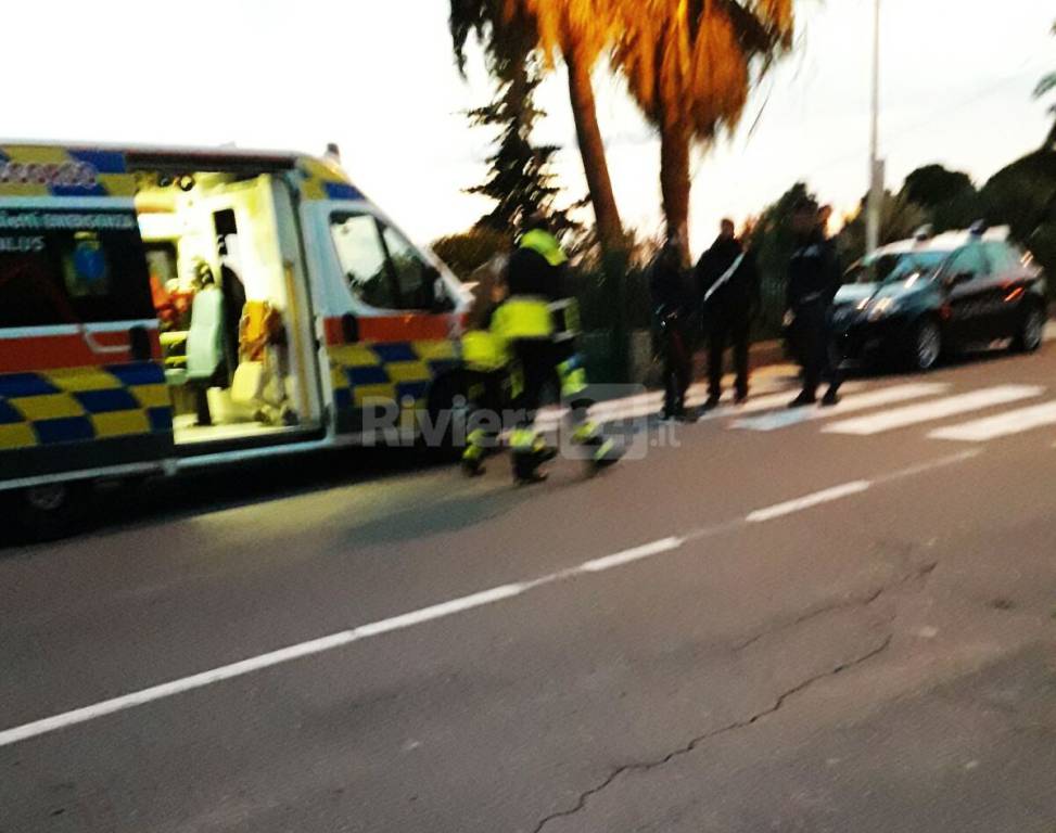 Ospedaletti, litigio tra mamme all’uscita di scuola finisce a botte: intervengono carabinieri, polizia locale e 118