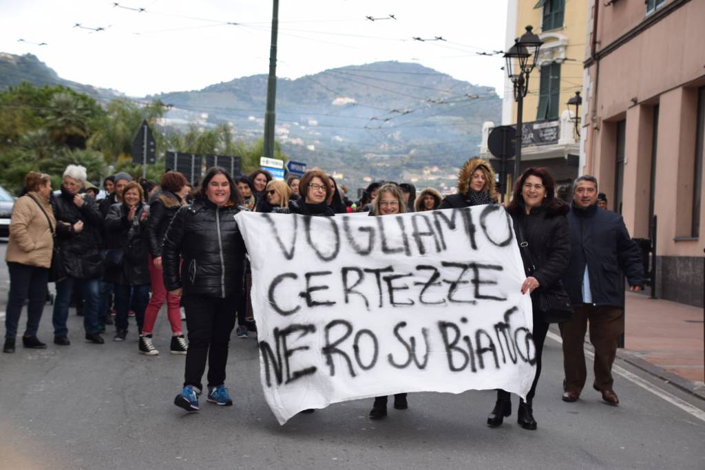 Ventimiglia, sabato un corteo per dire “no” alla chiusura della scuola Cavour